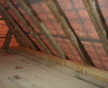19.12.2011 - Dachstuhlverstärkung. Holzarbeiten am Dachstuhl. Der Dachstuhl wird wegen der Doppeldeckung verstärkt