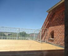 Ein Schmuckstück, die neue Terrasse Das Gutshaus hat im Obergeschoss eine Terrasse, die liebevoll wieder hergerichtet wurde