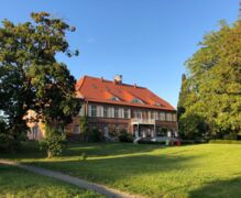 Blick vom Park auf das Schloss