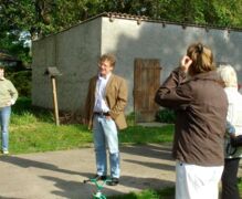 Nikolaus von der Luehe introduces himself to his neighbors