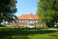 Blick vom Park auf das Schloss