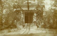 ancestral grave in the park of the estate around 1925