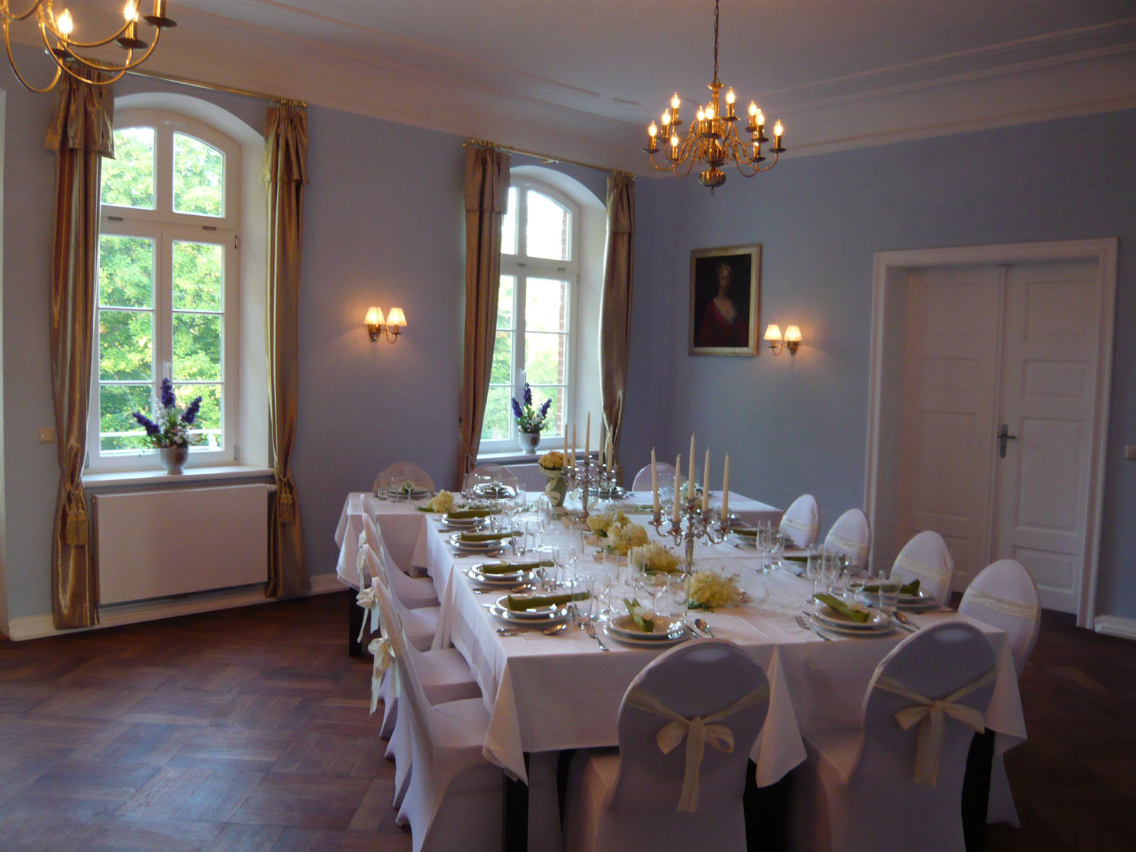 Festtafel zur Feier im Schloss Pütnitz
