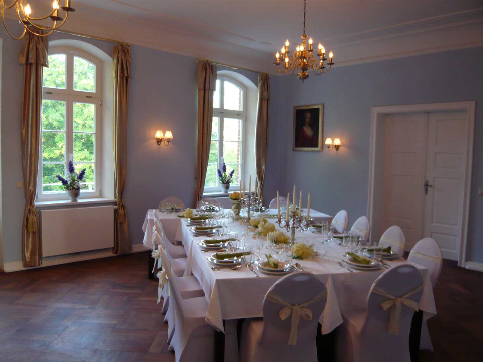 Festtafel zur Feier im Schloss Pütnitz Festtafel zur Feier im Schloss Pütnitz