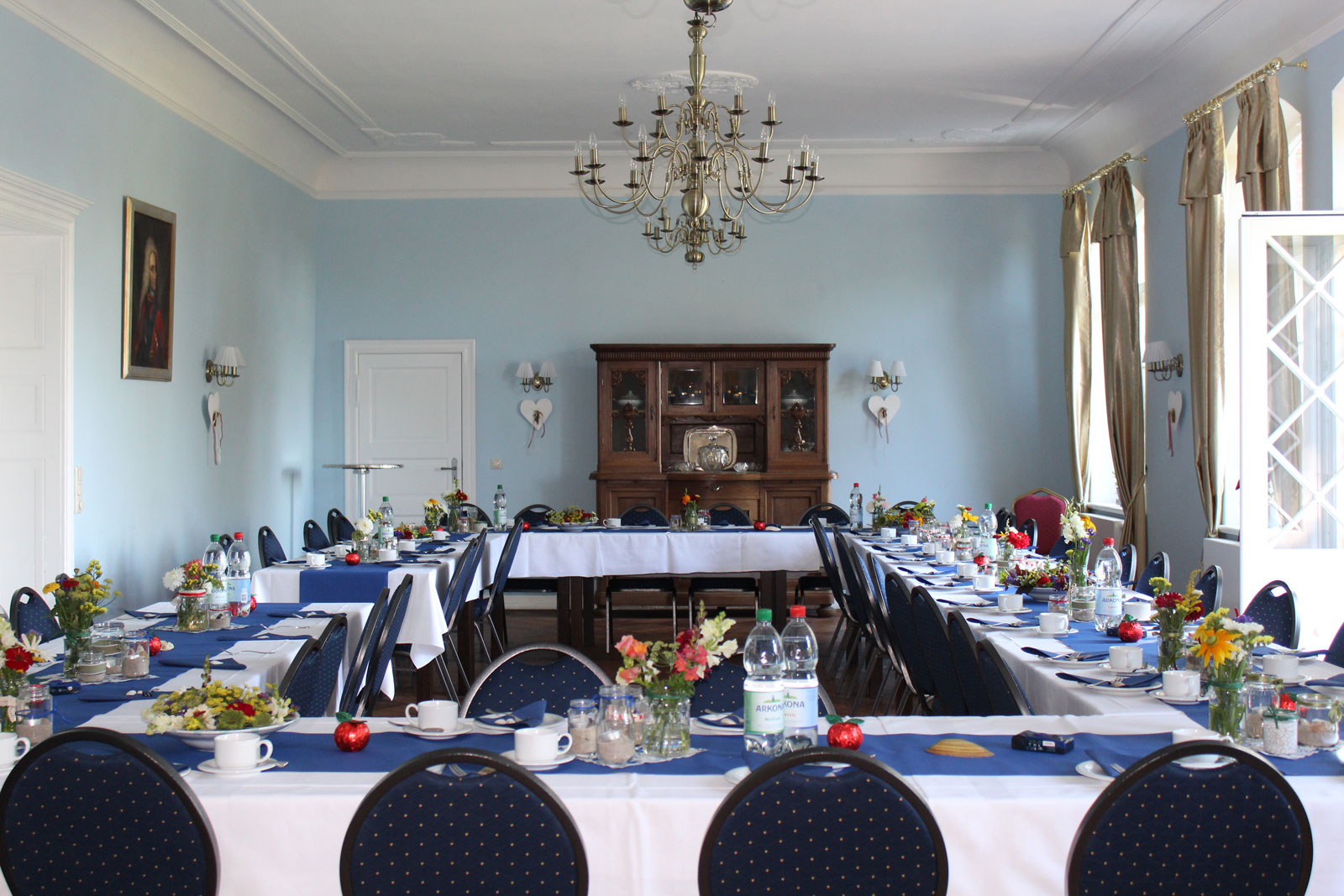 Festtafel zur Feier im Schloss Pütnitz Festtafel zur Feier im Schloss Pütnitz